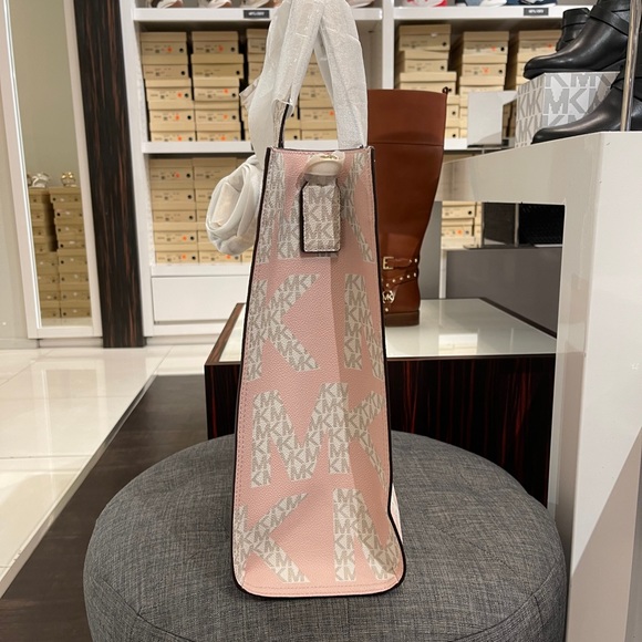 Michael Kors Kenly Large NS Tote - Picture 3 of 10